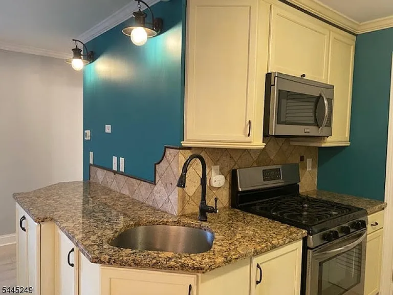 5 Sugar Loaf Ct #8 — Photo 18