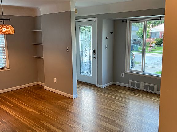 Entryway / Living Room