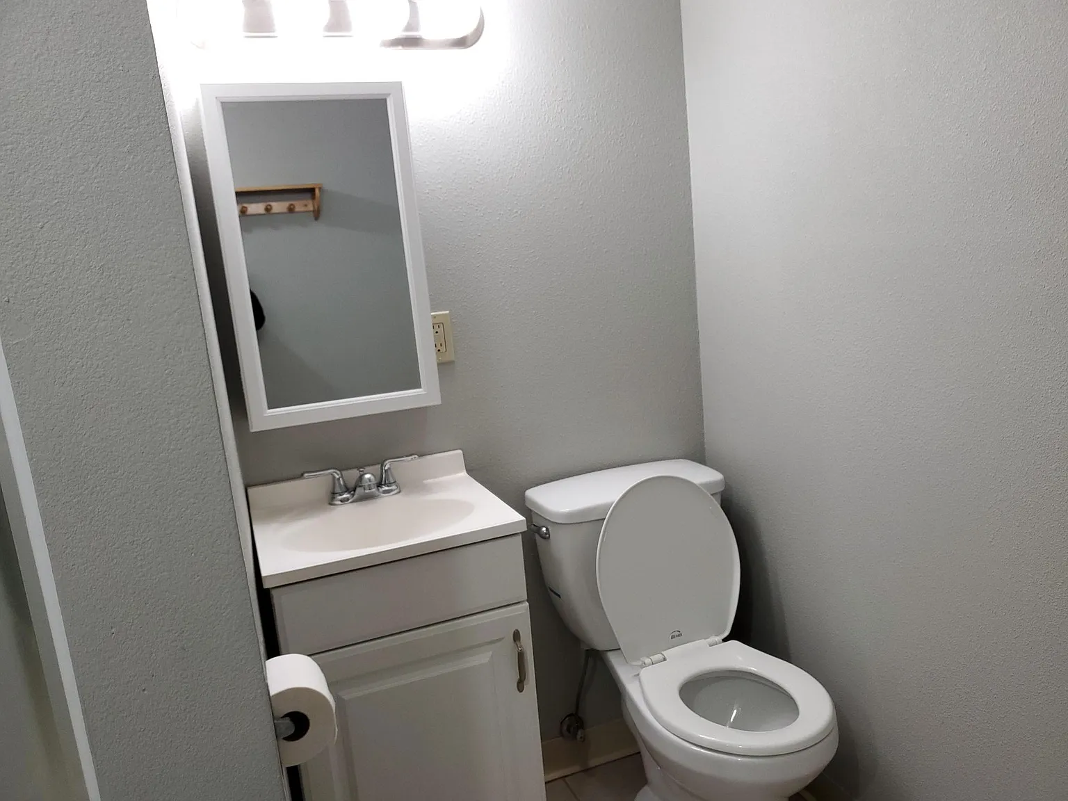 2 bed, 1005 sqft, $1,650 — Photo 3