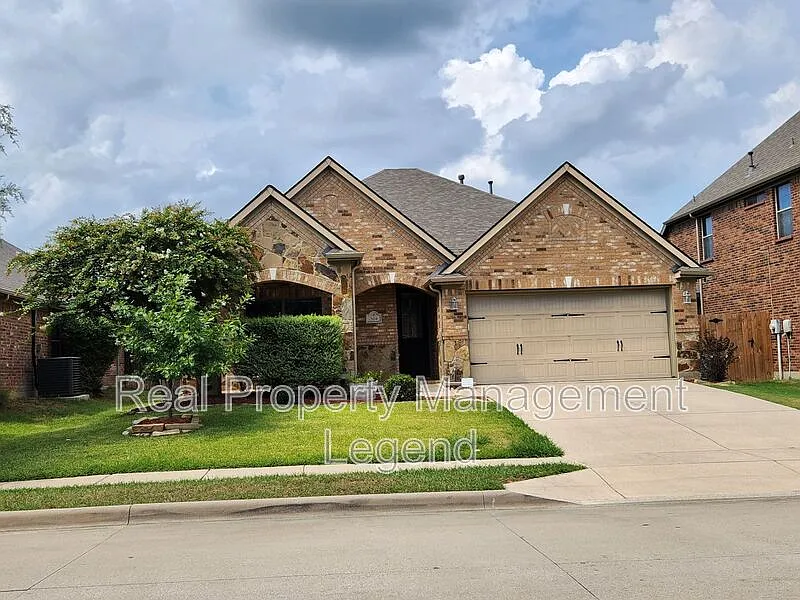 3 bed, 2.0 bath, 1629 sqft, $2,495 — Photo 1