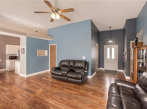 4th image of 8207 W 149th Ter