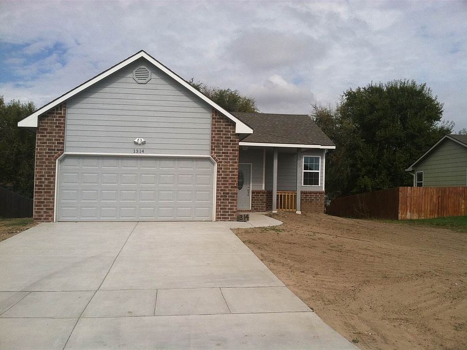 GREAT CURB APPEAL