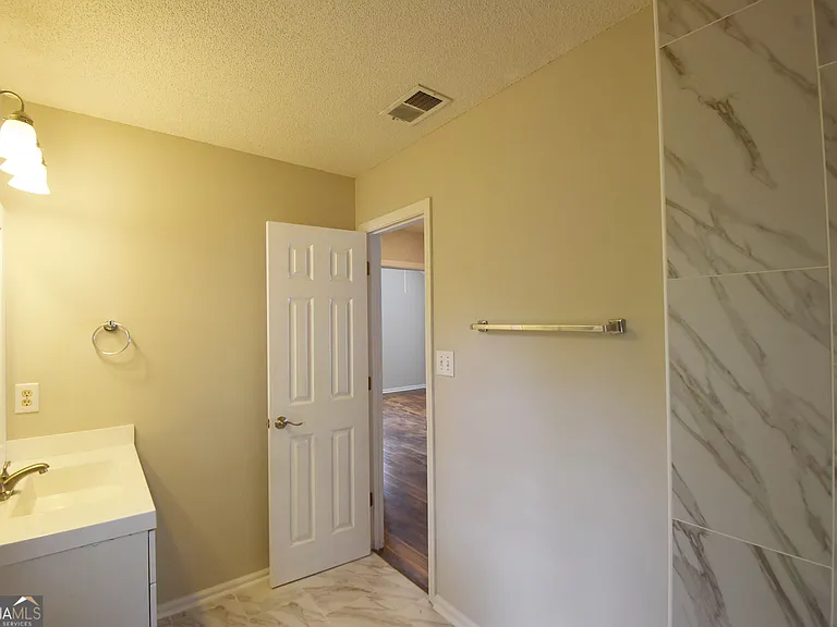 115 S Fairfield Dr — Photo 27