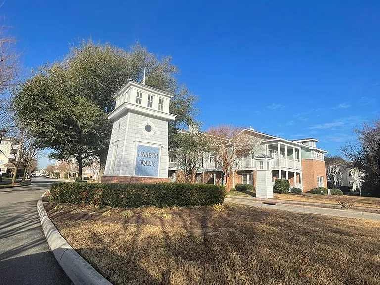 8275 Captains Way — Photo 30