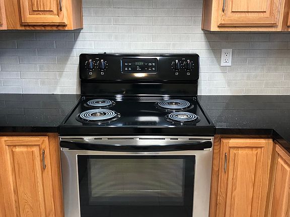 4th image of 657 Grand Fir Ave APT 2