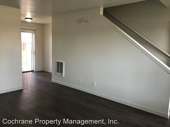 4th image of 121 N Western Ave APT B3