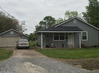 7048 Terrell St, Groves, TX 77619