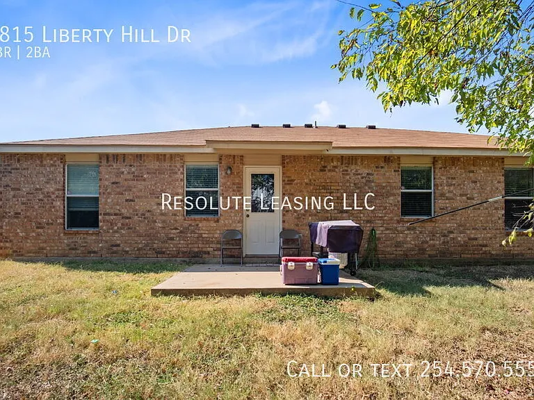 1815 Liberty Hill Dr — Photo 32