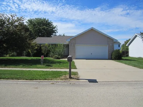 525 S Walnut St, Manteno, IL 60950