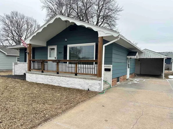 1931 W 8th St, Hastings, NE 68901