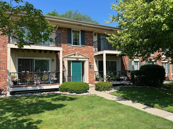 12082 Fifteen Mile Rd #37, Sterling Heights, MI 48312