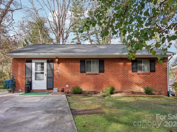 715 Hebron Rd, Hendersonville, NC 28739