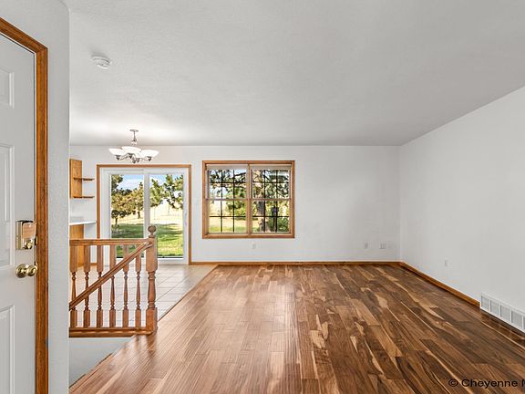 4th image of 7818 Surrey Rd