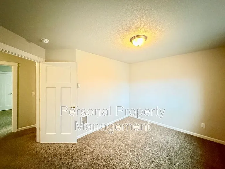 12600 NE 49th St #E — Photo 18