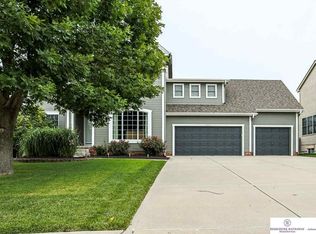 16816 Willow St, Omaha, NE 68136