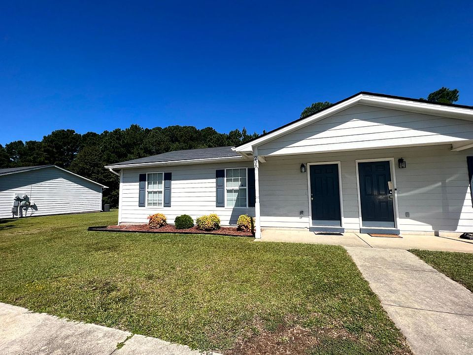 1st image of 206 Bahia Ln