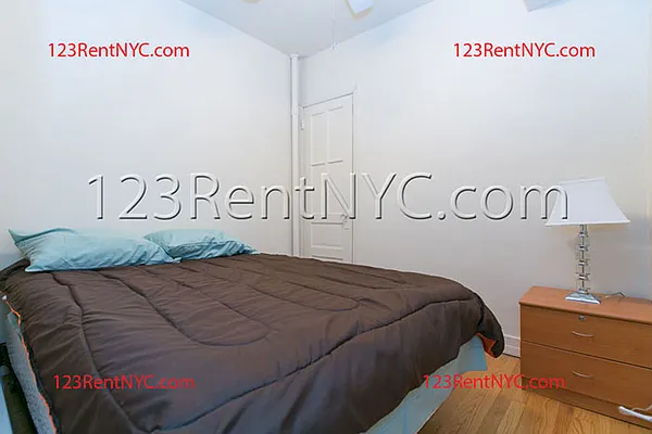 Rented by Chartwell Manhattan Realty | media 7