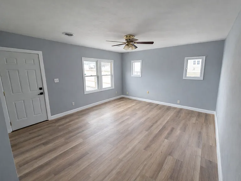 176 S Pence St — Photo 2