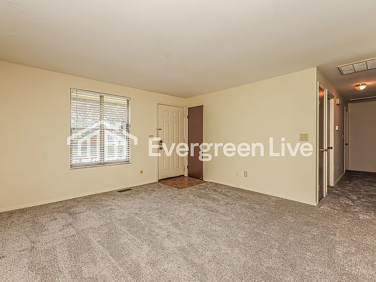 7398 Calmcrest Ct — Photo 4