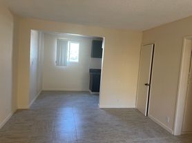 5105 Woodman Ave