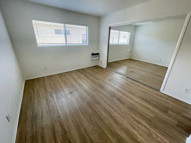 12415 Pacific Ave #7 — Photo 5