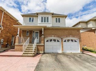 22 Courtsfield Cres, Brampton, ON L7A 2E3