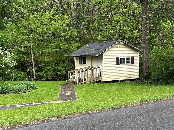2nd image of 861 Allison Gap Rd