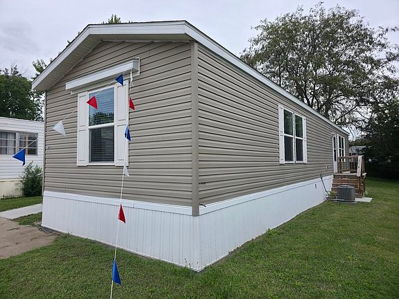2nd image of 1440 W Plum St #36