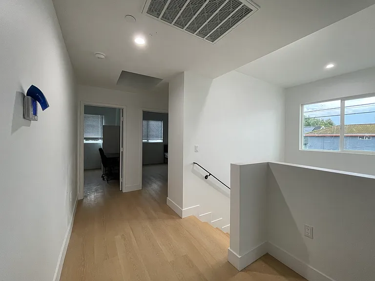1340 W 37th St #1342-1/4 — Photo 19
