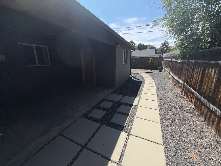 1631 S Merrill St — Photo 16