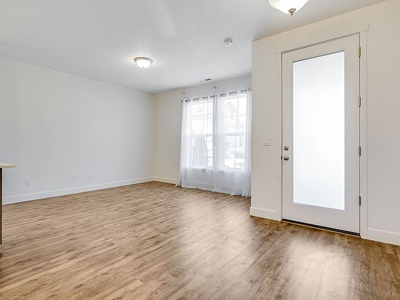 5th image of 6860 SE Treat St