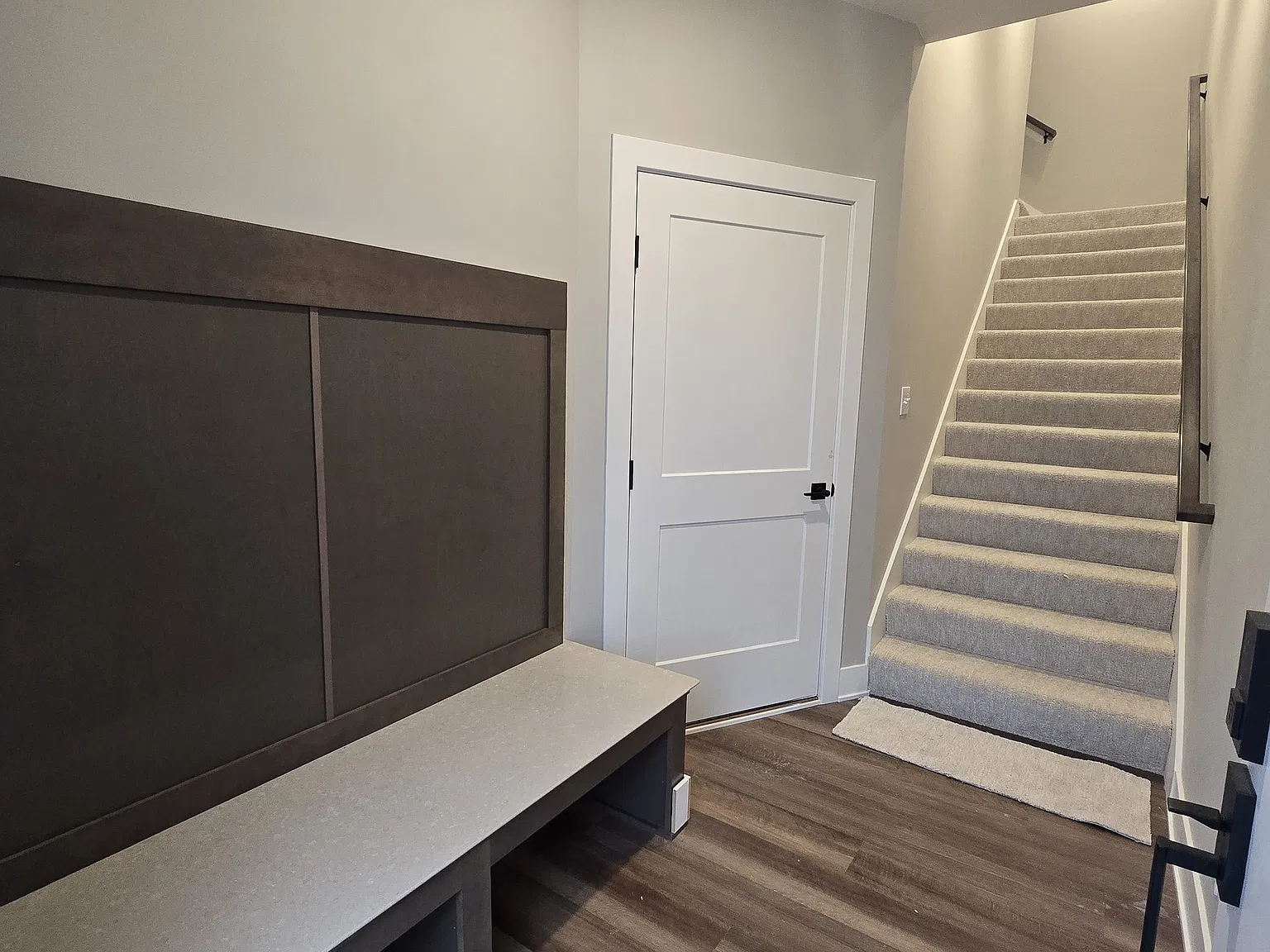 3 bed, 2.5 bath, 1683 sqft, $3,200 — Photo 2