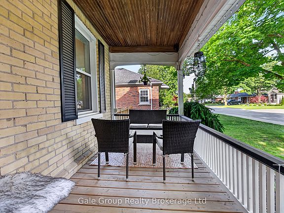 5th image of 445 Vincent St