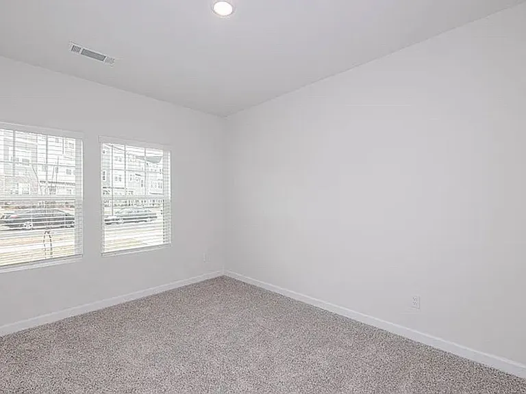 4415 Millennium Ave — Photo 30