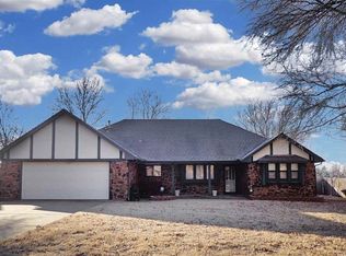 2722 Homestead Ln N, Ponca City, OK 74604