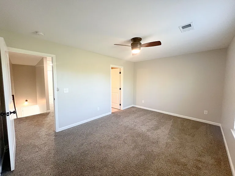 106 Smithson Ct — Photo 23