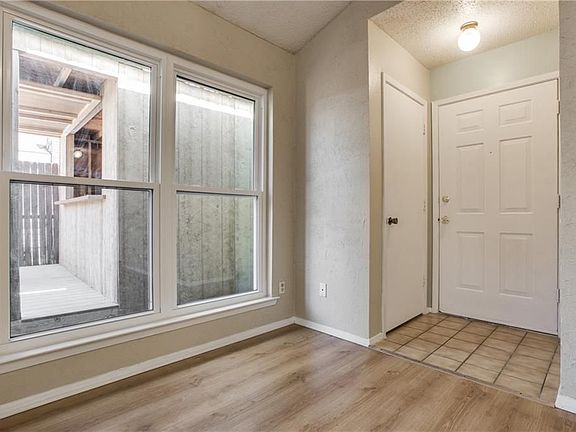 4th image of 642 Harvest Hill St