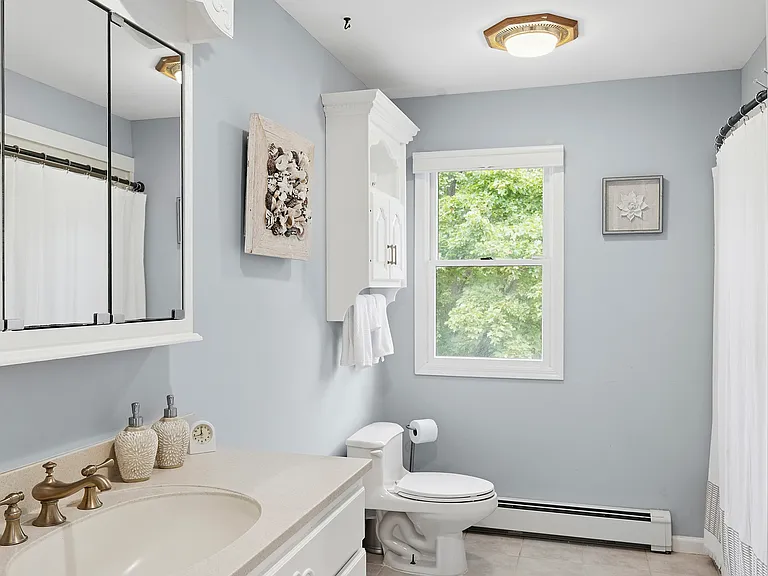 48 Fanning Ave — Photo 15