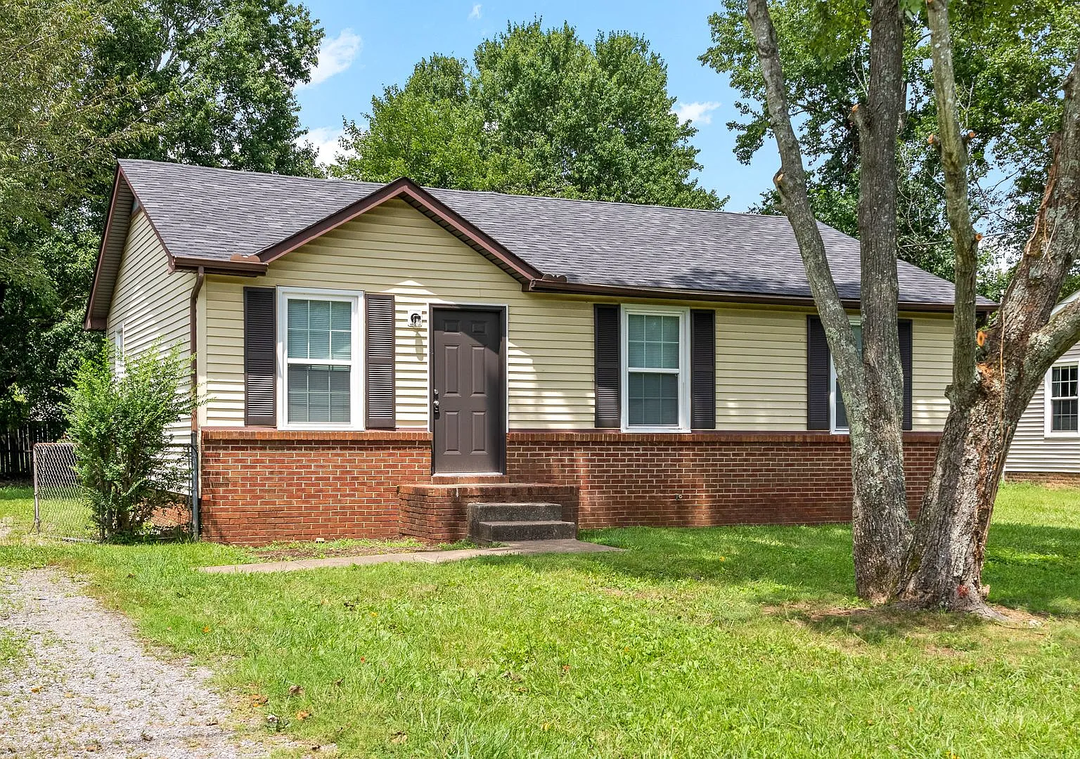 3 Bedroom Pet Friendly Home For Rent! — Photo 1