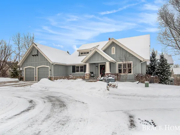 5621 Sanctuary Dr NE, Ada, MI 49301