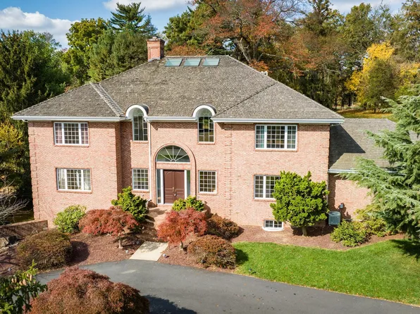 328 Centennial Cir, Wilmington, DE 19807