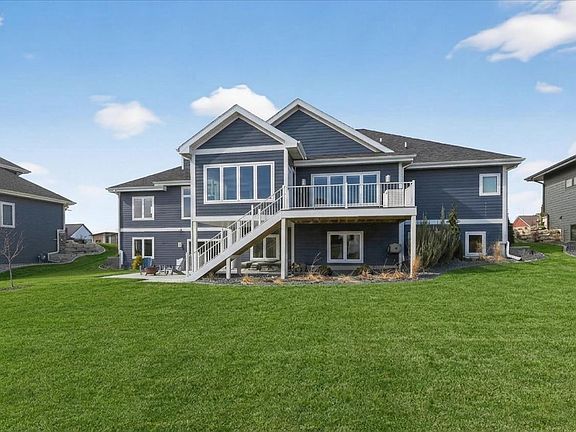 3rd image of 2012 Paris Lane