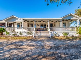 120 Horseshoe Dr, Mathis, TX 78368