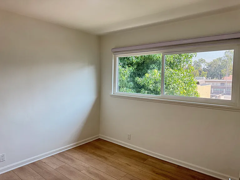 251 N Oakland Ave #D — Photo 6