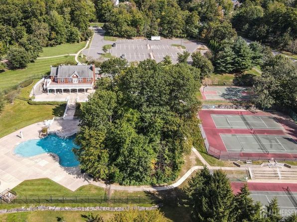 21 Briarwood Ct, Princeton, NJ 08540