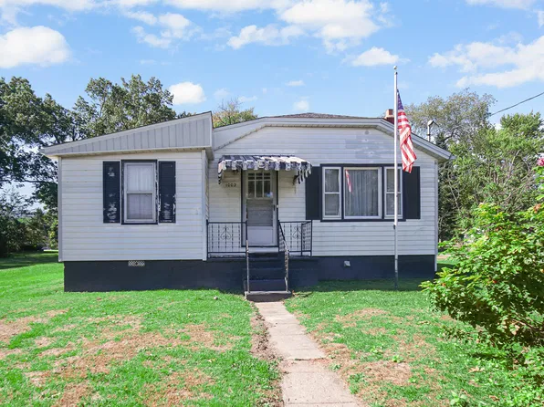 1002 S Main St, Kouts, IN 46347