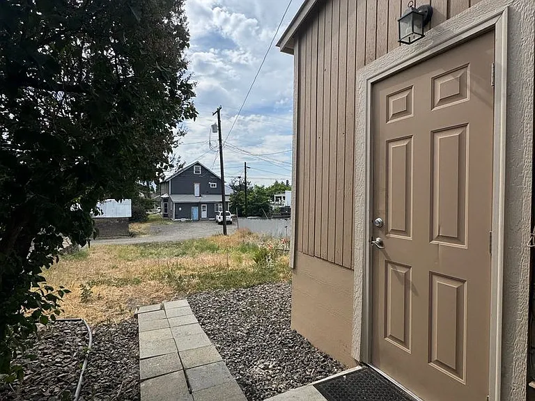 705 N Water St — Photo 20