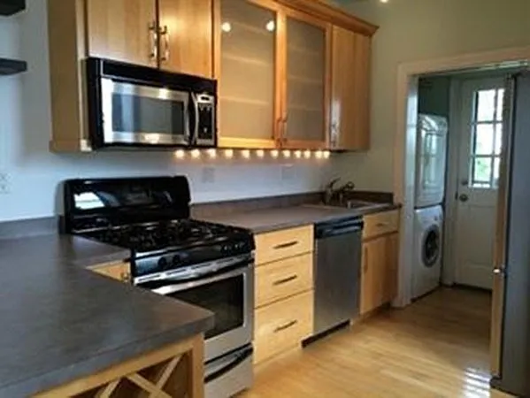 37 Park Vale Ave #4 — Photo 7