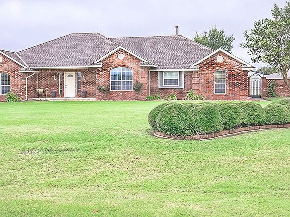 2nd image of 1313 Lost Creek Dr