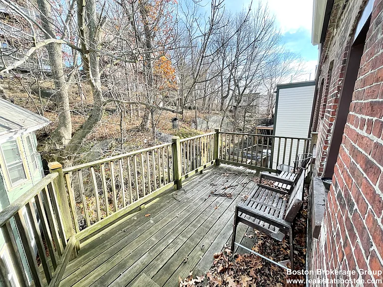147 Marcella St #3 — Photo 10